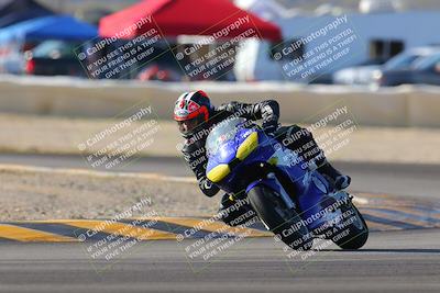 media/Dec-18-2022-SoCal Trackdays (Sun) [[8099a50955]]/Turn 2 (950am)/